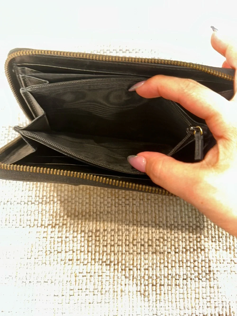 Gucci GG Marmont Matelassé zip-around wallet - Picture 9 of 12